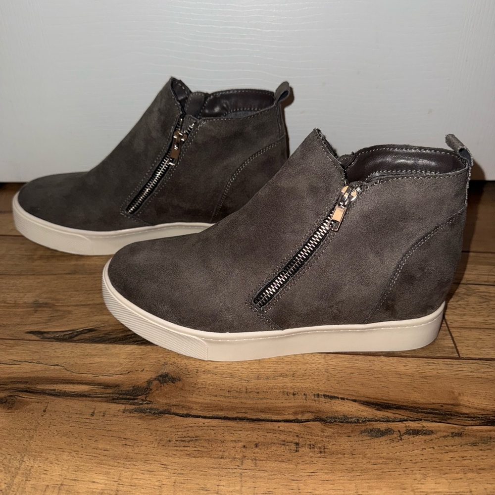 Soda Dark Gray Suede Zip Sneakers